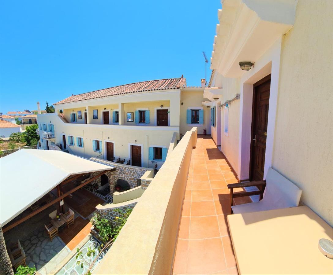 Kastro Hotel Spetses Town Bagian luar foto