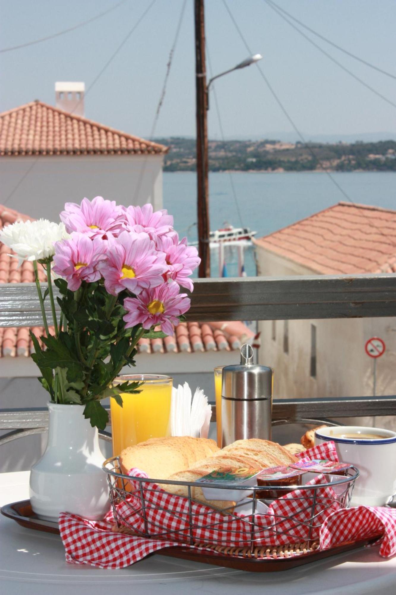 Kastro Hotel Spetses Town Bagian luar foto