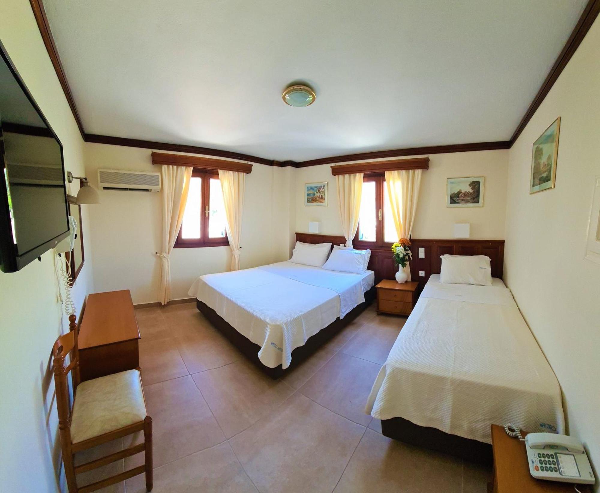 Kastro Hotel Spetses Town Ruang foto
